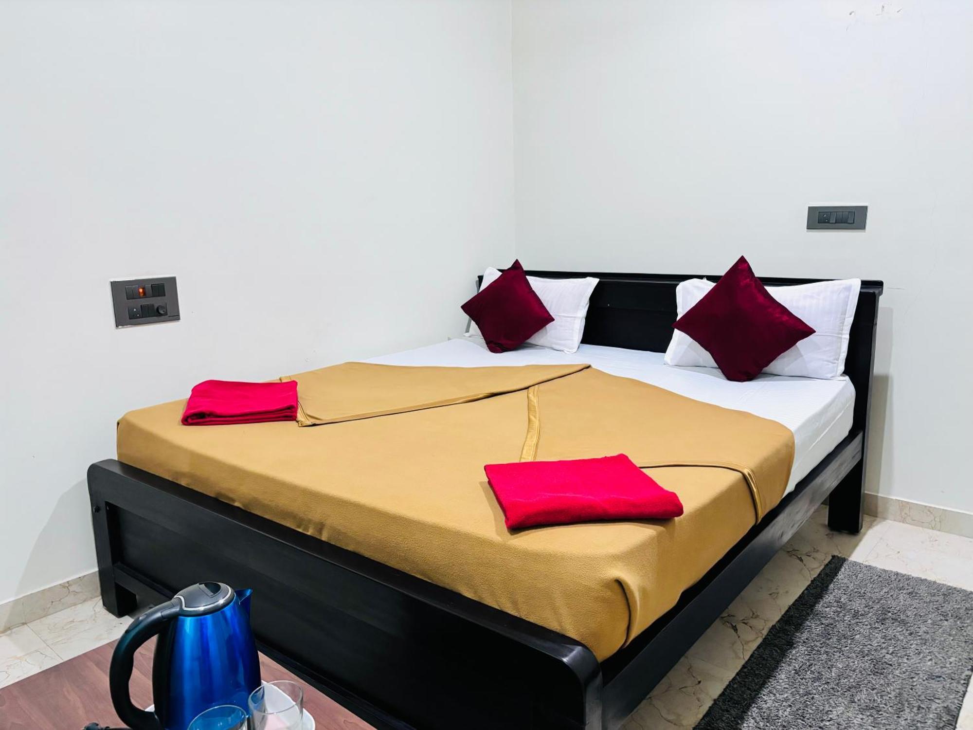 Sri Siri Lodge And Hotel Chikmagalūr Eksteriør bilde