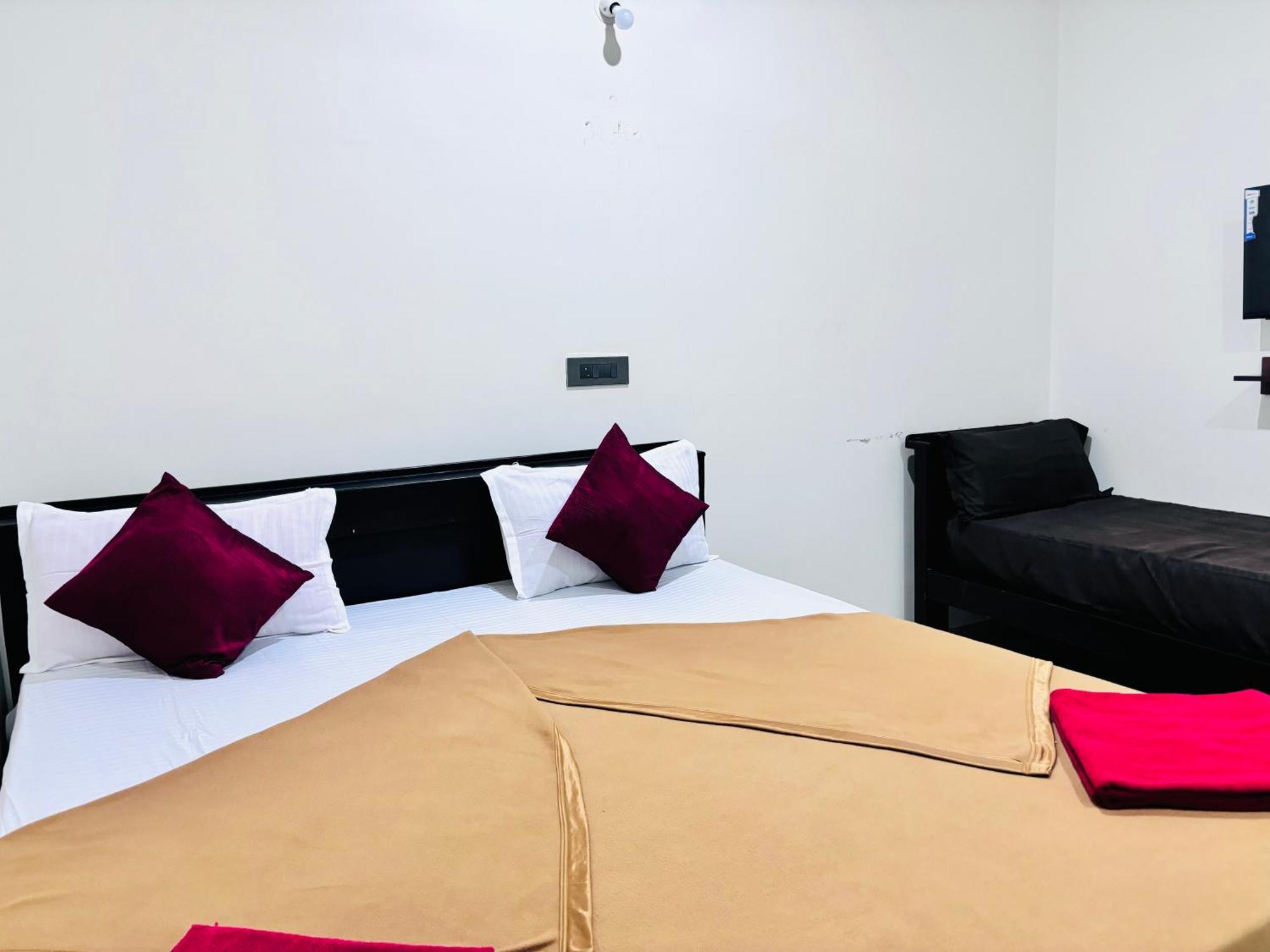 Sri Siri Lodge And Hotel Chikmagalūr Eksteriør bilde